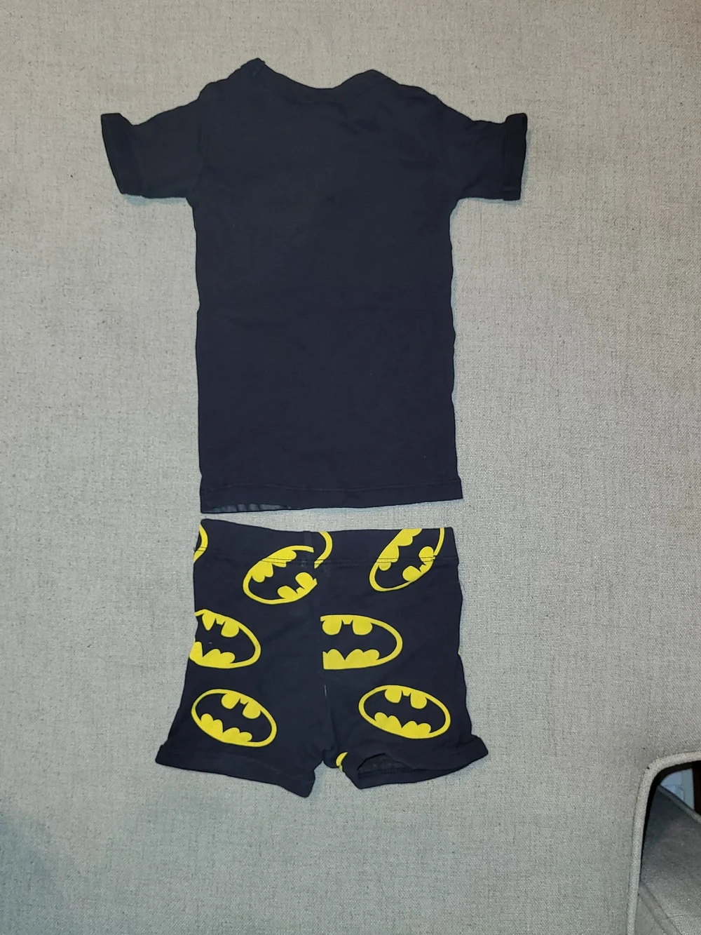 H&M DC Batman Boys Black and Yellow Pajama Set